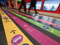 Die Riedbahn zwischen Frankfurt und Mannheim ist bis zum 22. Januar 2024 gesperrt. Reisende müssen auf Busse ausweichen. - Foto: Arne Dedert/dpa