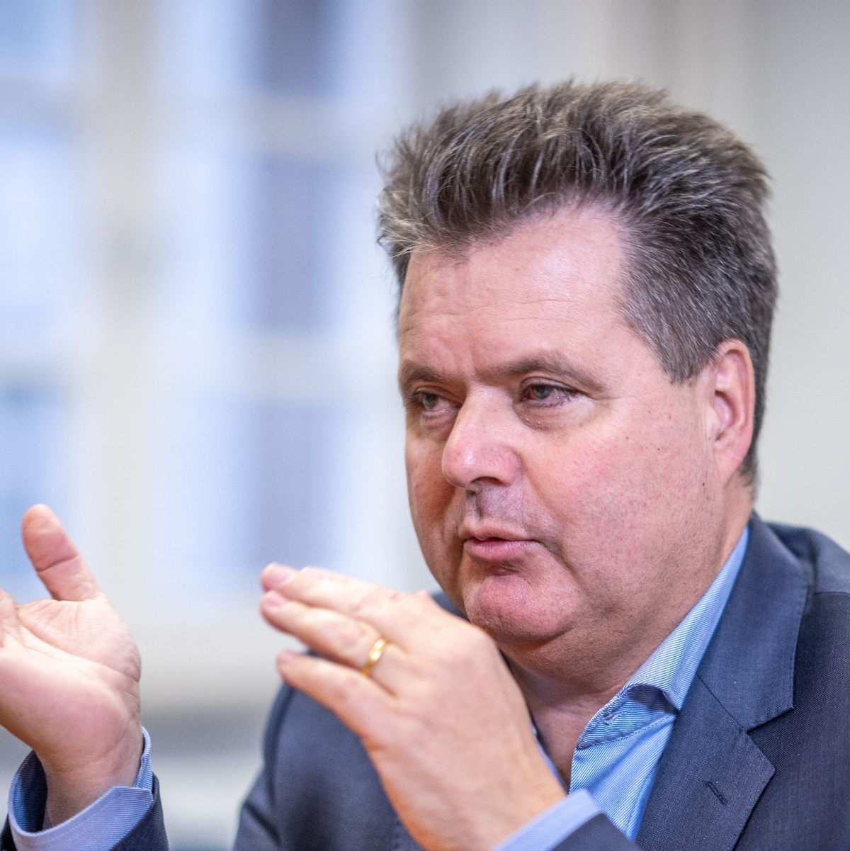 «Es gibt keinen Job in Deutschland (...), der nicht durch einen Menschen mit einer schweren Behinderung gut besetzt werden kann, wenn die Voraussetzungen stimmen»: Jürgen Dusel. - Foto: Michael Kappeler/dpa