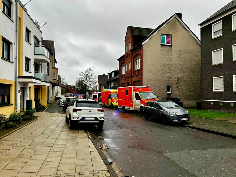 FW-RE: Wohnungsbrand - zwei verletzte Personen - Massenanfall von Verletzten ausgelöst - Foto: presseportal.de