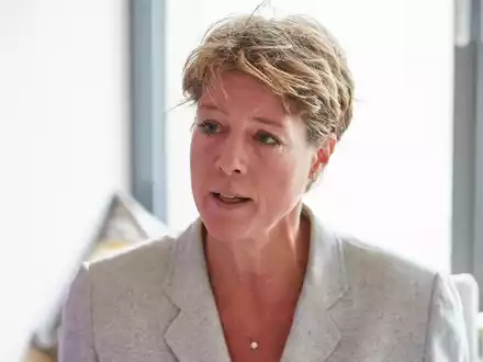 Christina Block ist eine von sieben Angeklagten in einem großen Prozess um mutmaßliche Kindesentführung (Archivbild). - Foto: Georg Wendt/dpa