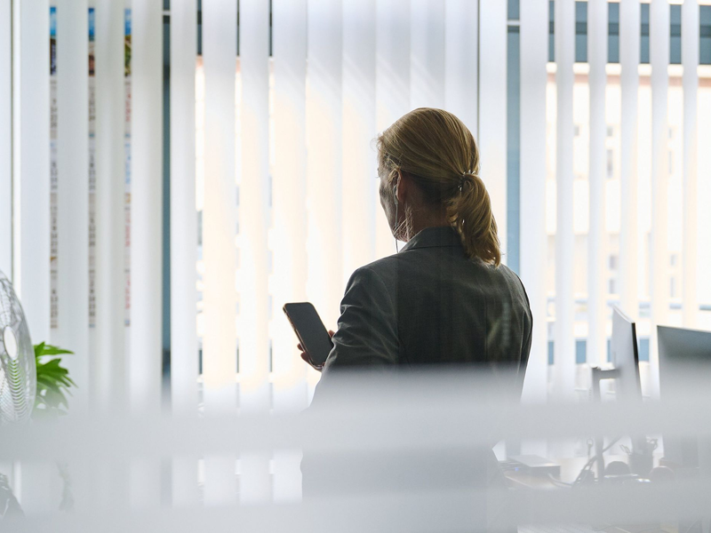 Einer Analyse zufolge sind im vergangenen Jahr neun weibliche Vorstände ausgeschieden und lediglich acht dazugekommen. - Foto: Annette Riedl/dpa