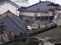 In Folge des Bebens trafen nach entsprechender Warnung Flutwellen bis zu einem Meter Höhe auf die Küste. - Foto: Uncredited/Kyodo News/AP