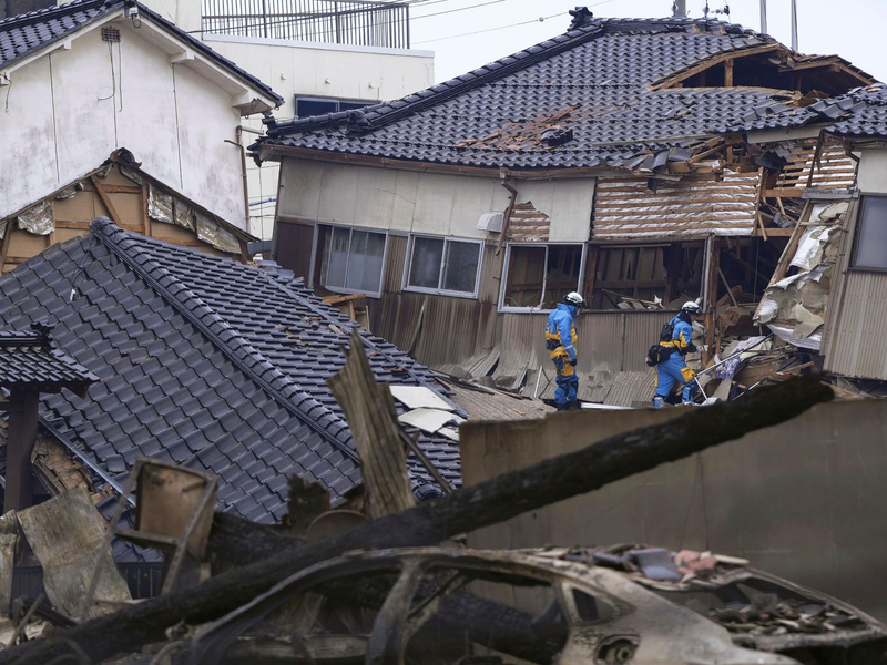 In Folge des Bebens trafen nach entsprechender Warnung Flutwellen bis zu einem Meter Höhe auf die Küste. - Foto: Uncredited/Kyodo News/AP