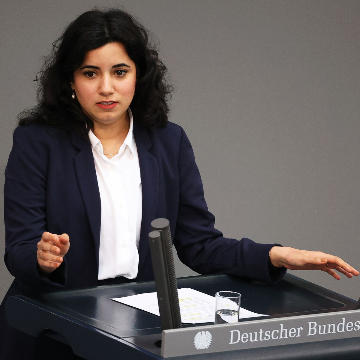 «Am sinnvollsten wäre es, einen Rechtsanspruch auf einen digitalen Staat zu schaffen», sagt Misbah Khan (Bündnis 90/Die Grünen). - Foto: Jörg Carstensen/dpa