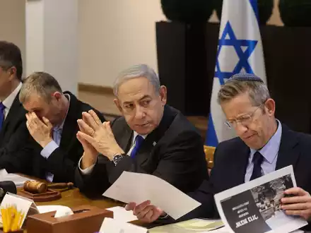 Ein weiteres Urteil des Obersten Gerichts in Tel Aviv durchkreuzt die Pläne des israelischen Premierministers Benjamin Netanjahu und seines Kabinetts. - Foto: Menahem Kahana/Pool AFP/AP/dpa