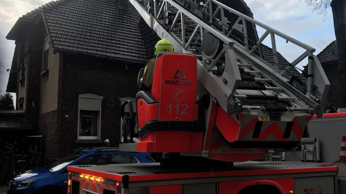 FW-BOT: Kaminbrand in Bottrop-Batenbrock - Foto: presseportal.de