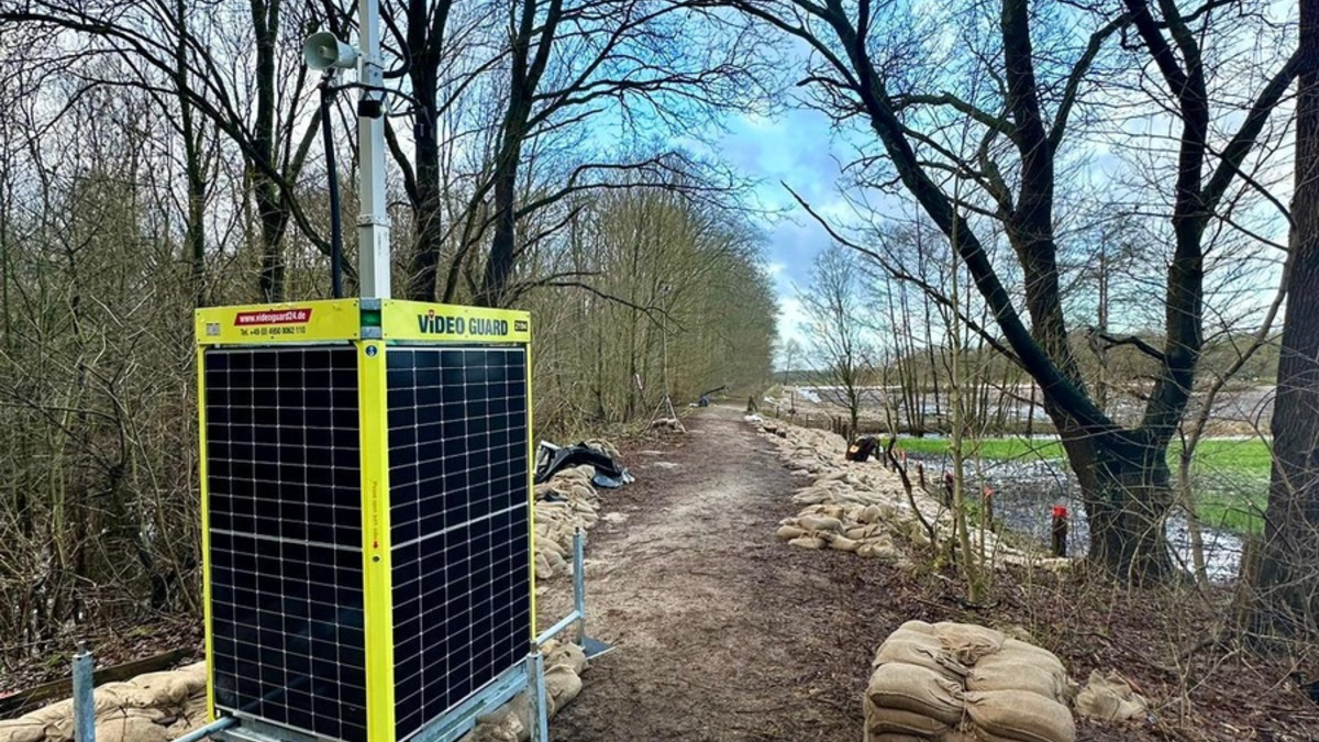 FW-OLL: Hochwasser in Sandkrug - Lage weiterhin stabil - Deich nun videoüberwacht - Foto: presseportal.de