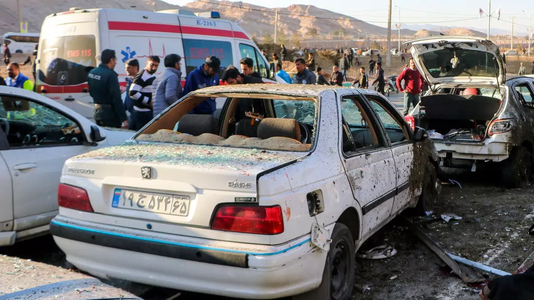 Am Todestag des mächtigen iranischen Generals Ghassem Soleimani sind in dessen Heimatstadt Kerman bei zwei Explosionen 84 Menschen in den Tod gerissen worden. - Bild: Uncredited/Tasnim News Agency/AP/dpa