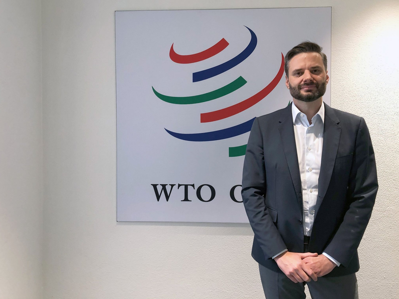 «Wir sehen erste Anzeichen dafür, dass es eine Reorientierung des Handels anhand geopolitischer Einflusssphären gibt», sagt Ralph Ossa, Chefökonom der Welthandelsorganisation (WTO). - Foto: Christiane Oelrich/dpa