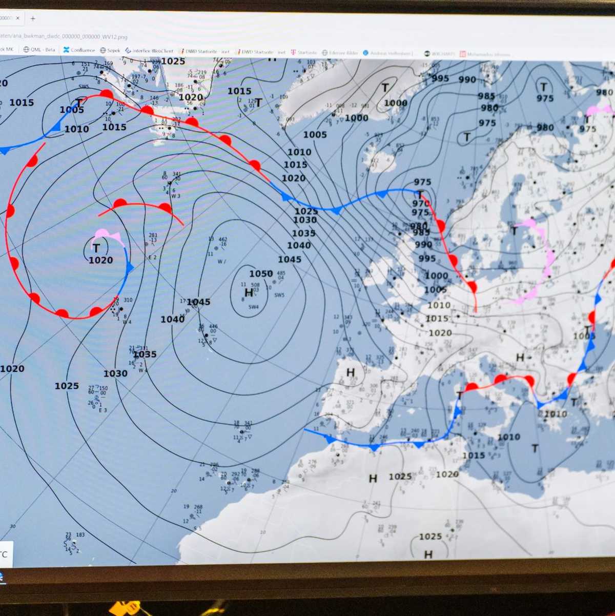 Das Jahr 2024 stellte nach Angaben des DWD einen Wärmerekord auf, zudem gab es deutlich zu viel Regen (Symbolbild). - Foto: Andreas Arnold/dpa