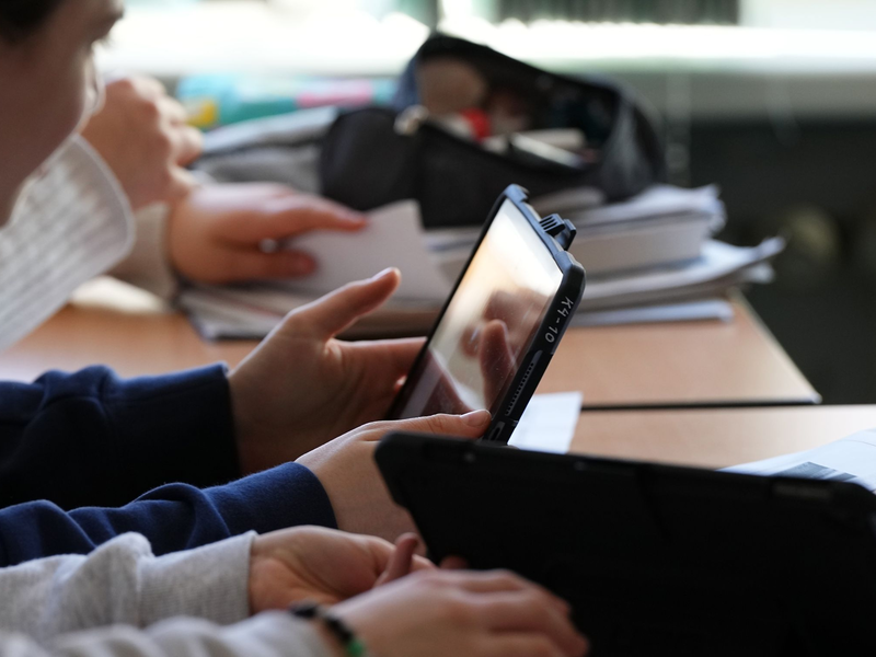Tablets im Klassenzimmer sind schon recht verbreitet. - Foto: Soeren Stache/dpa