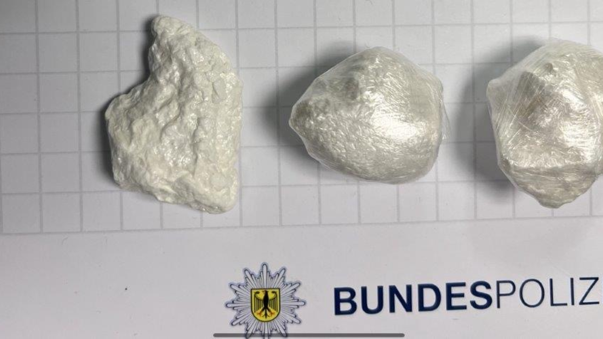 BPOL NRW: Bundespolizei stellt Kokain bei 17-Jähriger sicher - Mutmaßlicher Dealer gefasst - Foto: presseportal.de