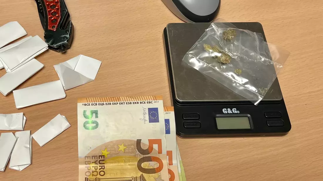 HZA-MS: Zoll Münster erwischt bewaffneten Mann beim Drogenschmuggel / Fluchtversuch am Grenzübergang Sandersküper misslingt - Bild: presseportal.de