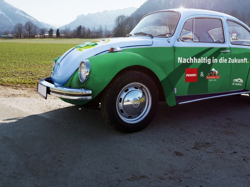 Unikat: Stuttgarter gewinnt 50 Jahre alten Käfer mit E-Motor bei PENNY-Jubiläumsverlosung - Foto: presseportal.de