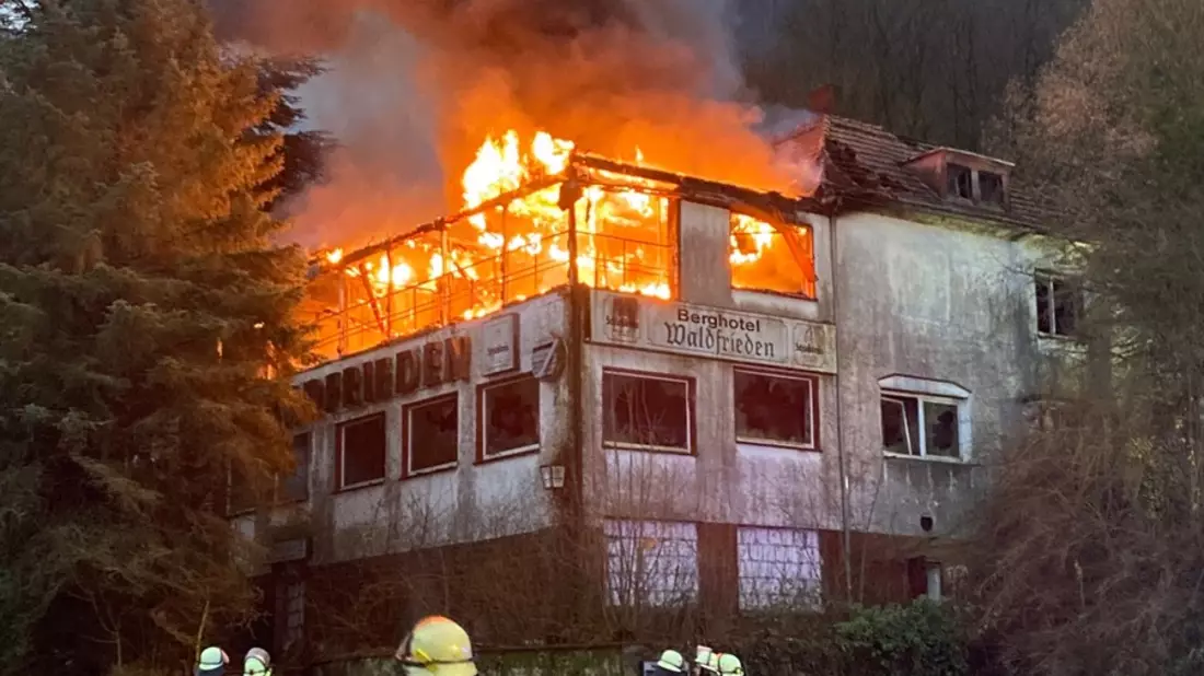 POL-HX: Hotelruine steht zweimal in Vollbrand - Bild: presseportal.de