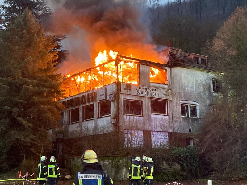 POL-HX: Hotelruine steht zweimal in Vollbrand - Foto: presseportal.de