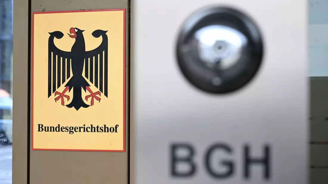 Laut BGH hatte ein Mitglied der mutmaßlichen «Reichsbürger»-Gruppe Kontakt mit einem ehemaligen Offizier der NVA zwecks Materialbeschaffung. - Bild: Uli Deck/dpa