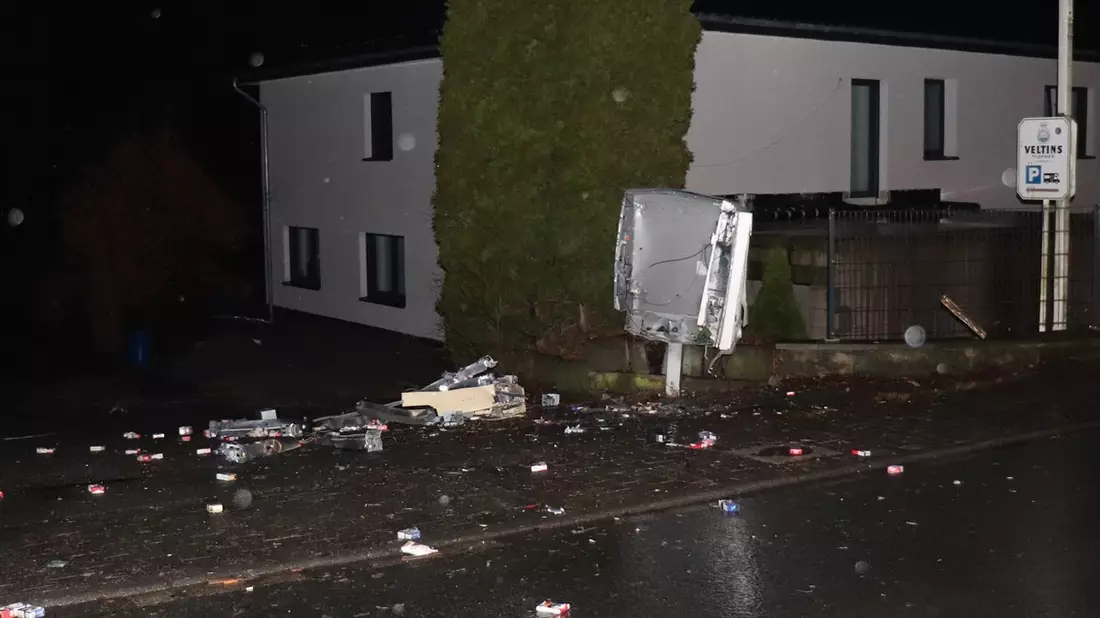 POL-PB: Zigarettenautomat gesprengt - Polizei sucht Zeugen - Bild: presseportal.de