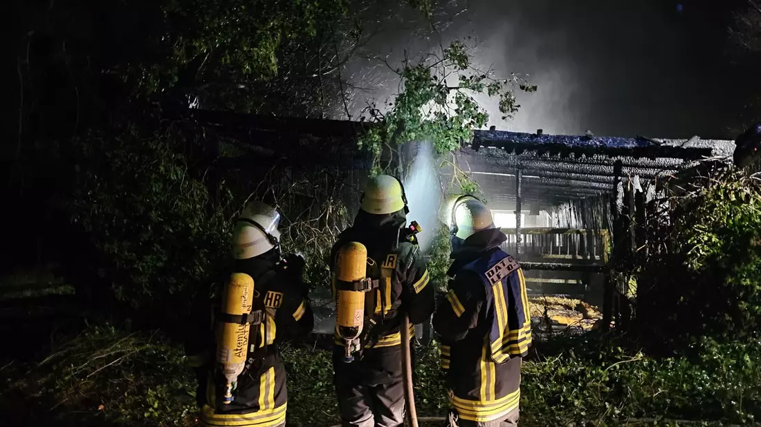 FW Datteln: Brennender Pferdestall sorgt für nächtlichen Einsatz - Bild: presseportal.de