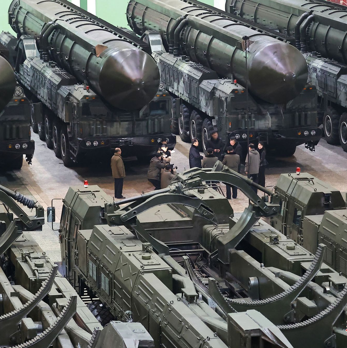 Nordkorea hat über 200 Granaten nahe der Seegrenze mit Südkorea abgefeuert. - Foto: Uncredited/KCNA/KNS/dpa