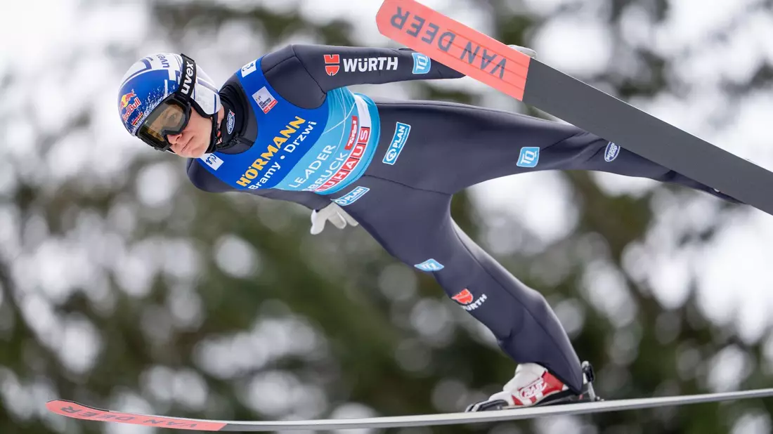Andreas Wellinger hat den Gesamtsieg bei der Vierschanzentournee fest im Blick. - Bild: Georg Hochmuth/APA/dpa