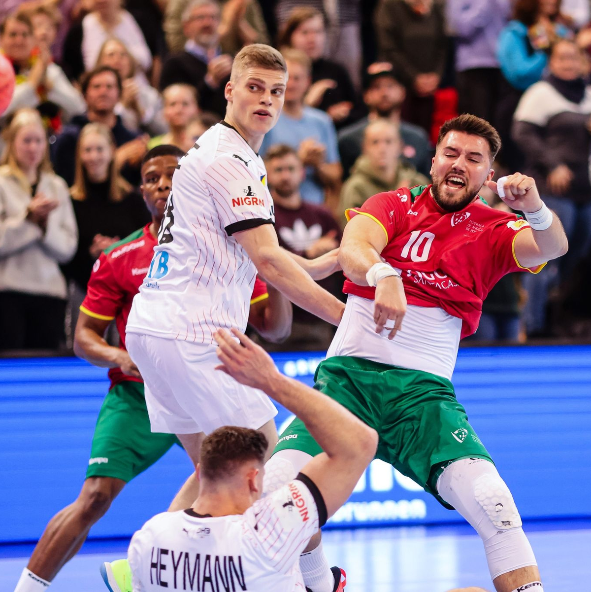 Martin Hanne (l) machte ein starkes Spiel gegen Portugal. - Foto: Frank Molter/dpa
