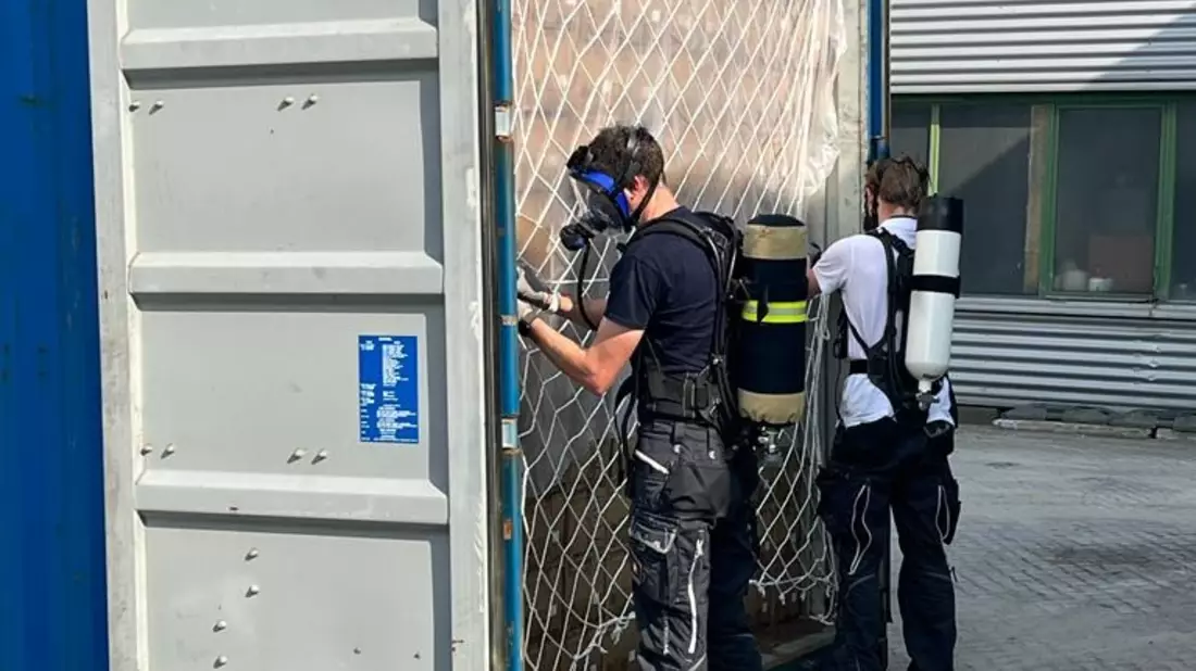 HZA-BI: Bielefelder Zoll zieht über zwei Millionen medizinische Handschuhe aus dem Verkehr/Belastung mit gesundheitsgefährdenden Substanzen festgestellt - Bild: presseportal.de