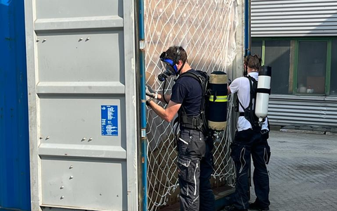 HZA-BI: Bielefelder Zoll zieht über zwei Millionen medizinische Handschuhe aus dem Verkehr/Belastung mit gesundheitsgefährdenden Substanzen festgestellt - Foto: presseportal.de HZA-BI: Bielefelder Zoll zieht über zwei Millionen medizinische Handschuhe aus dem Verkehr/Belastung mit gesundheitsgefährdenden Substanzen festgestellt - Foto: presseportal.de