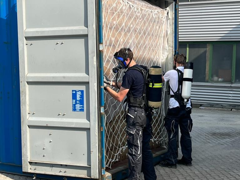 HZA-BI: Bielefelder Zoll zieht über zwei Millionen medizinische Handschuhe aus dem Verkehr/Belastung mit gesundheitsgefährdenden Substanzen festgestellt - Foto: presseportal.de