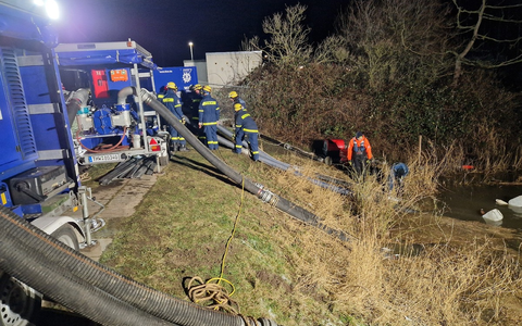 THW HH MV SH: THW im Hochwassereinsatz auf Fehmarn - Foto: presseportal.de