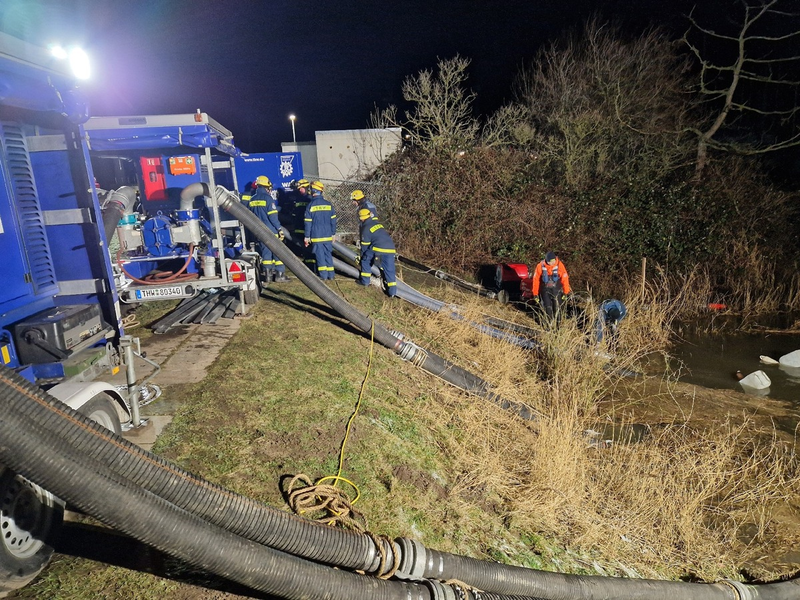 THW HH MV SH: THW im Hochwassereinsatz auf Fehmarn - Foto: presseportal.de