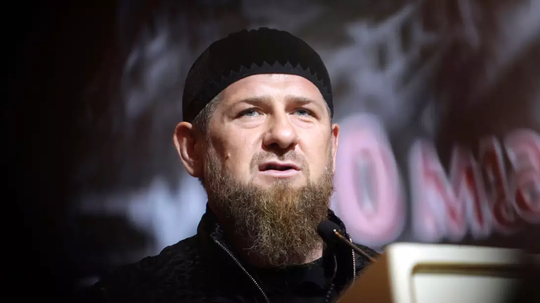 Tschetscheniens regionaler Führer Ramsan Kadyrow ist einer der engsten Gefolgsleute des russischen Präsidenten Wladimir Putin. - Bild: Musa Sadulayev/AP/dpa