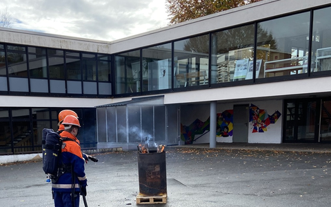 FW Beverungen: 24 Stunden im Leben eines Berufsfeuerwehrmannes/Jugendfeuerwehr Beverungen absolviert erfolgreich Berufsfeuerwehrtag - Foto: presseportal.de