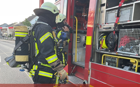 FW-LEV: Freigesetzte Buttersäure in Geschäftshaus und Balkonbrand in Manfort - Foto: presseportal.de