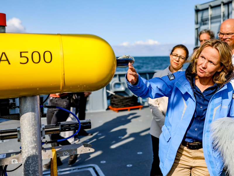 «Rund 1,6 Millionen Tonnen verrostende Munitionsaltlasten in Nordsee und Ostsee bedeuten eine zunehmende Gefahr für Mensch und Umwelt», sagt Bundesumweltministerin Steffi Lemke. - Foto: Axel Heimken/dpa