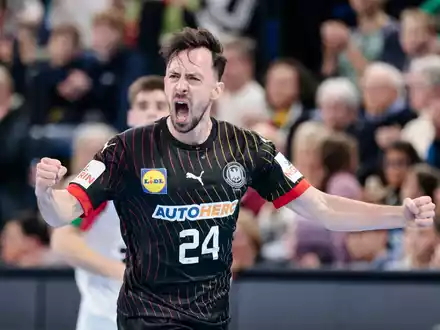 Patrick Groetzki hat sich im Testspiel gegen Portugal verletzt. - Foto: Frank Molter/dpa