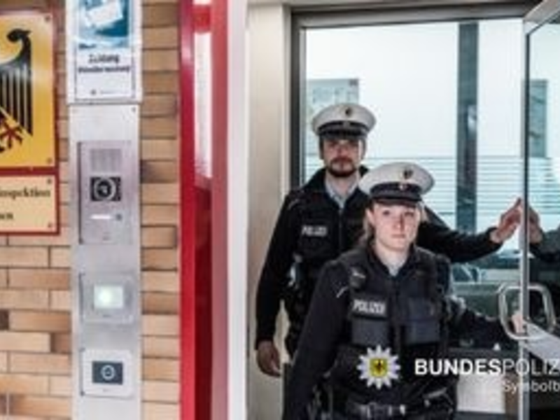 Bundespolizeidirektion München: Tätlicher Angriff nach Verkaufsverweigerung / Alkoholisierter 42-Jähriger greift Securitymitarbeiter und Bundespolizisten an - Foto: presseportal.de
