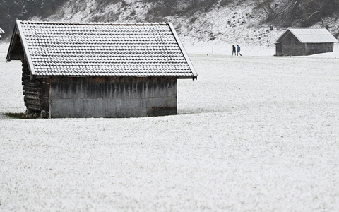 In den nächsten Tagen wird es in Deutschland winterlich kalt. - Foto: Angelika Warmuth/dpa