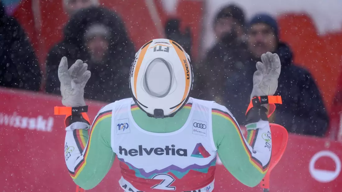 Linus Straßer kam beim Slalom in Adelboden auf den vierten Platz. - Bild: Giovanni Auletta/AP/dpa