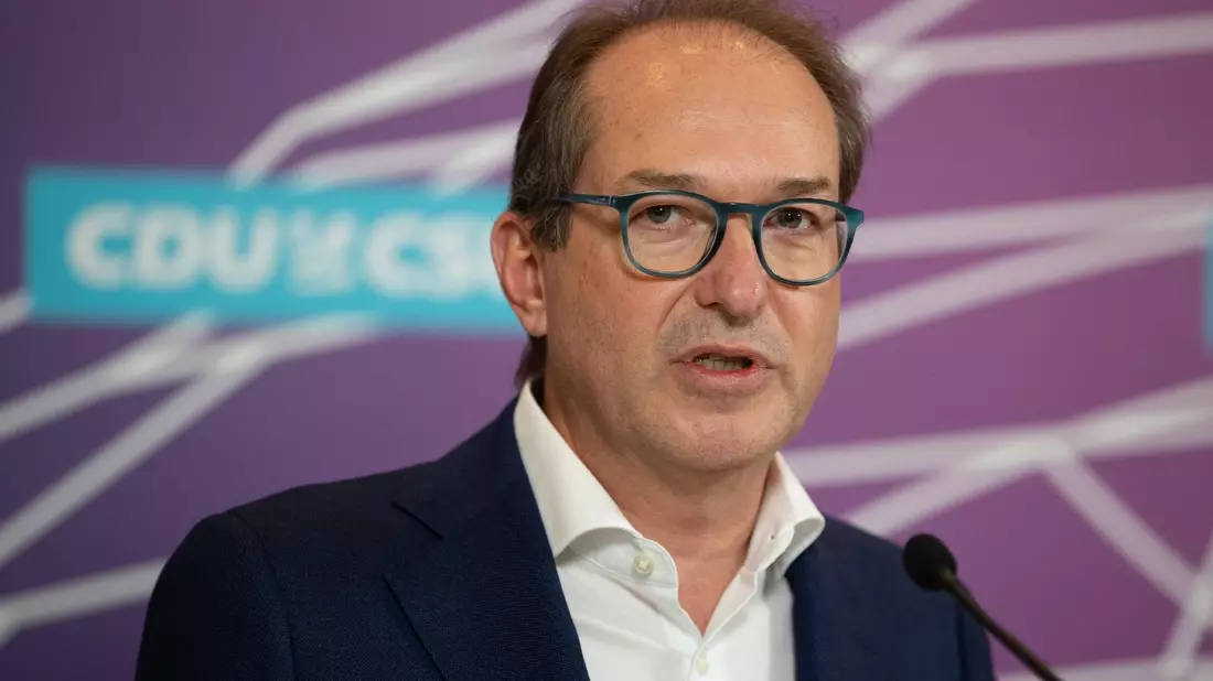 «Diese Wahlrechtsmanipulation muss gestoppt werden»: Alexander Dobrindt. - Bild: Kilian Genius/dpa