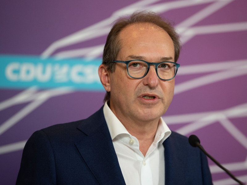 «Diese Wahlrechtsmanipulation muss gestoppt werden»: Alexander Dobrindt. - Foto: Kilian Genius/dpa