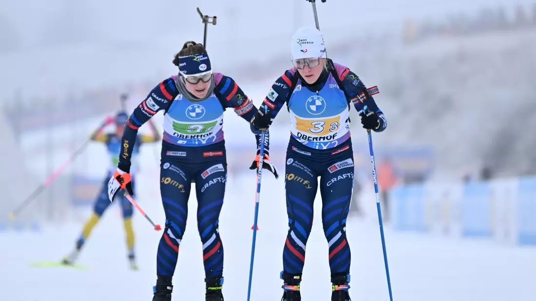 Das französische Team um Justine Braisaz-Bouchet (l) gewann die Staffel in Oberhof. - Bild: Martin Schutt/dpa