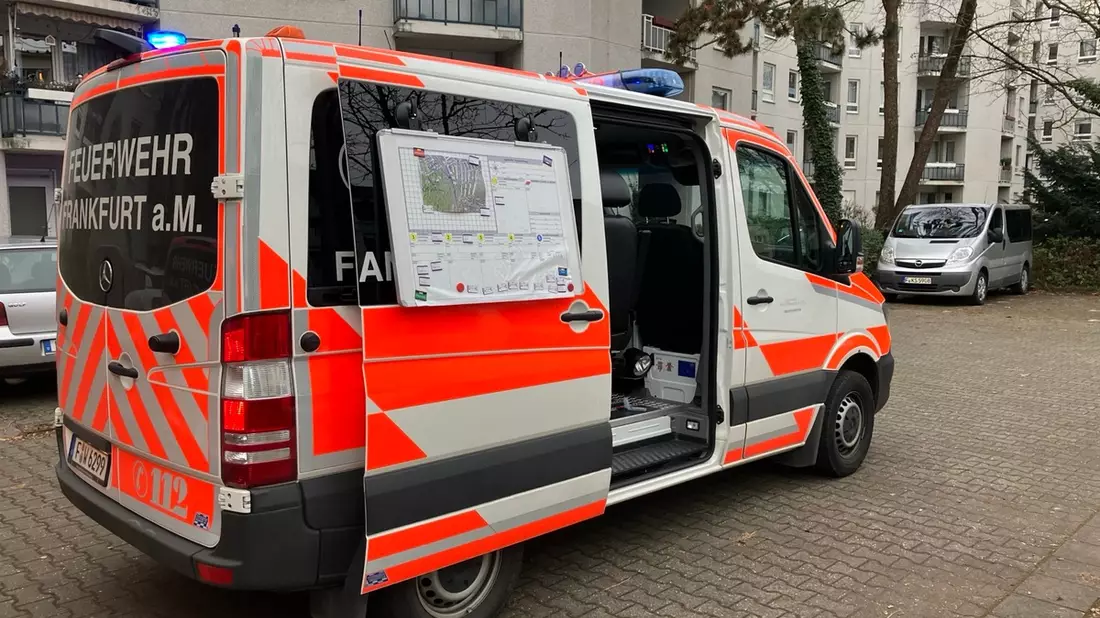 FW-F: Wohnungsbrand in Sachsenhausen - ein Mensch schwer verletzt - Bild: presseportal.de