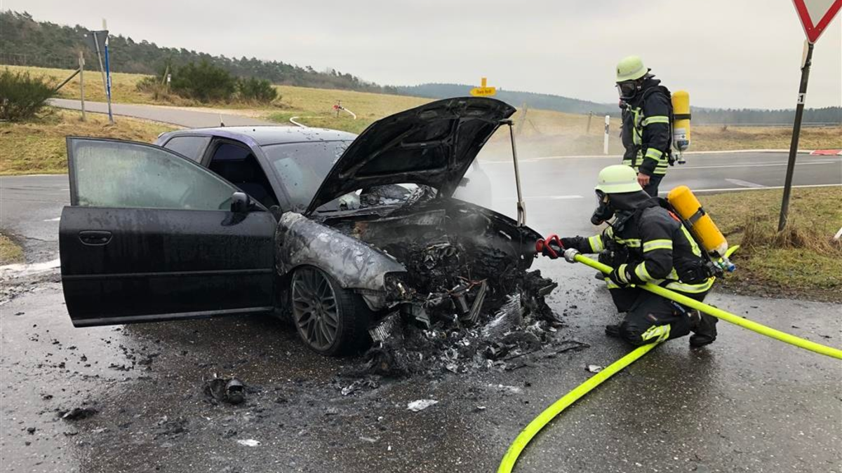 POL-PDWIL: Brand eines PKW - Foto: presseportal.de
