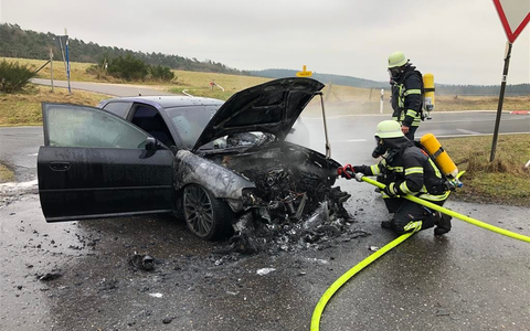 POL-PDWIL: Brand eines PKW - Foto: presseportal.de