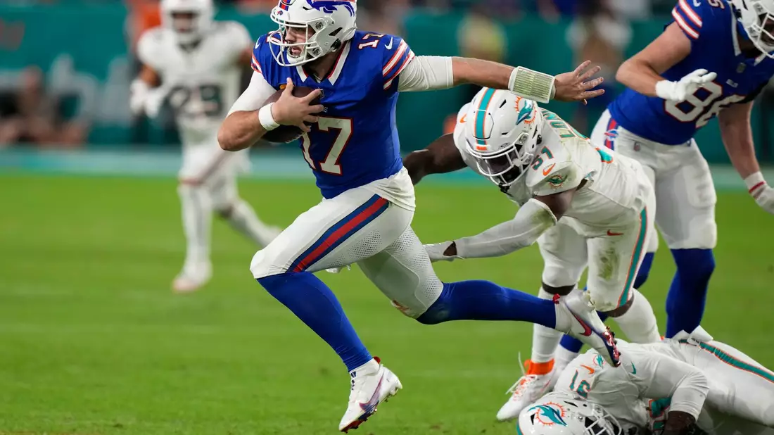 Führte die Buffalo Bills zum Sieg gegen die Miami Dolphins: Quarterback Josh Allen. - Bild: Wilfredo Lee/AP/dpa