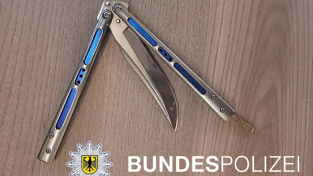 BPOLI-WEIL: Hauptbahnhof Freiburg im Breisgau: verbotenes Messer bei Kontrolle entdeckt - Bild: presseportal.de