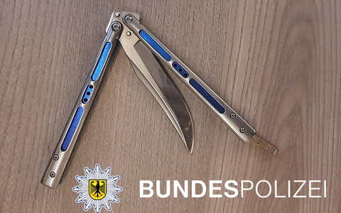 BPOLI-WEIL: Hauptbahnhof Freiburg im Breisgau: verbotenes Messer bei Kontrolle entdeckt - Foto: presseportal.de BPOLI-WEIL: Hauptbahnhof Freiburg im Breisgau: verbotenes Messer bei Kontrolle entdeckt - Foto: presseportal.de