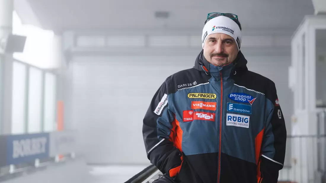 Bereit für den nächsten Rodl-Erfolg: Österreichs Trainer Georg Hackl. - Bild: Marius Becker/dpa