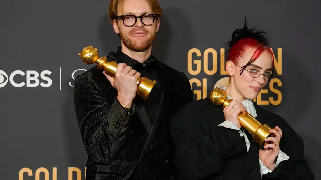 Für Billie Eilish und ihren Bruder Finneas reißt der Preisregen nicht ab. - Bild: Chris Pizzello/Invision/AP/dpa